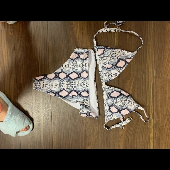 Thong bikini set - Picture 4 of 4